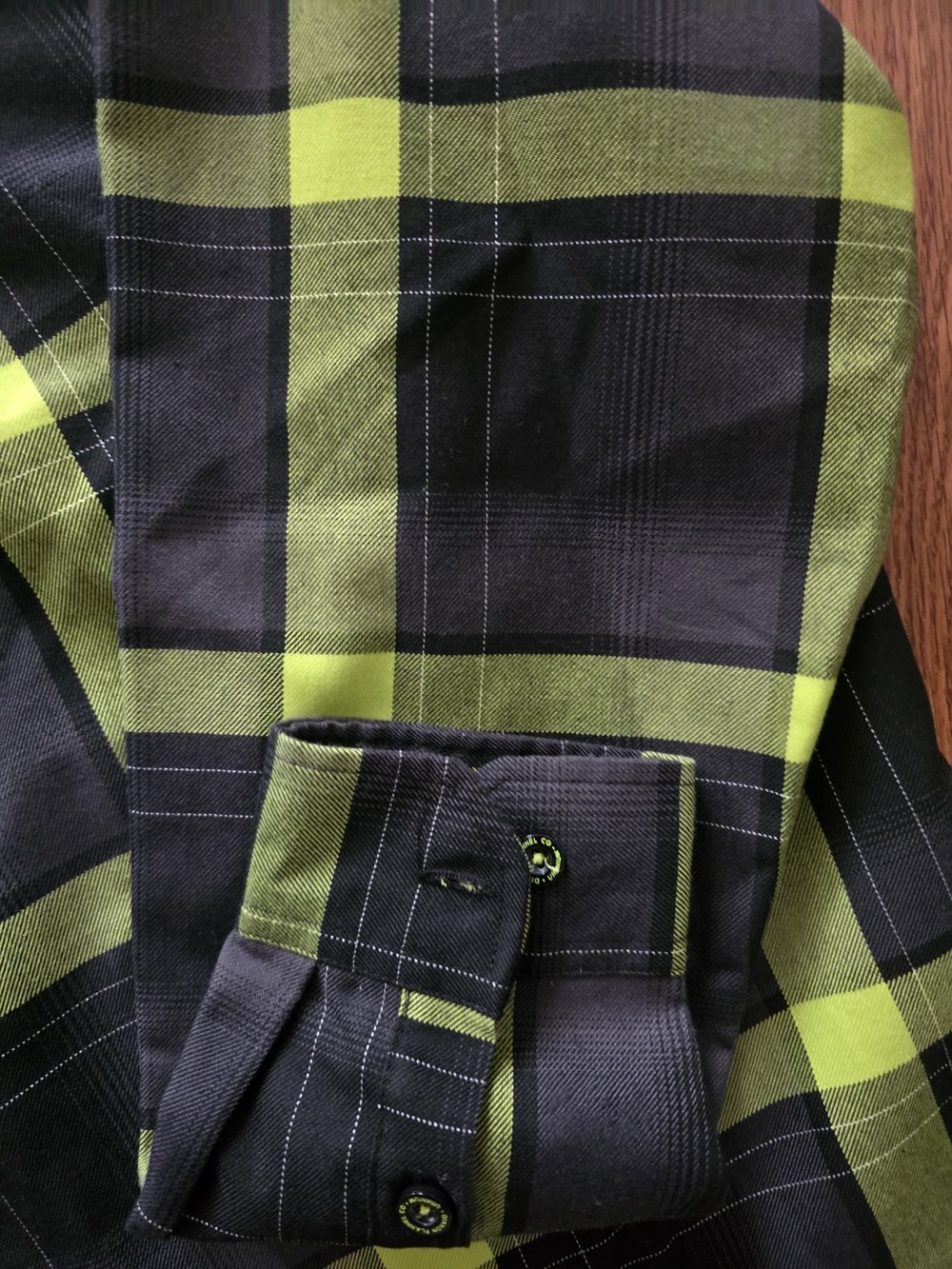 Men’s Size Large Dixxon Flannel Shirt. Dixxon Button Up Shirt. Like New Shirt - Picture 4 of 9